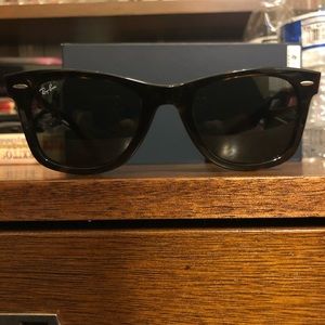 Ray-Ban Classic sunglasses